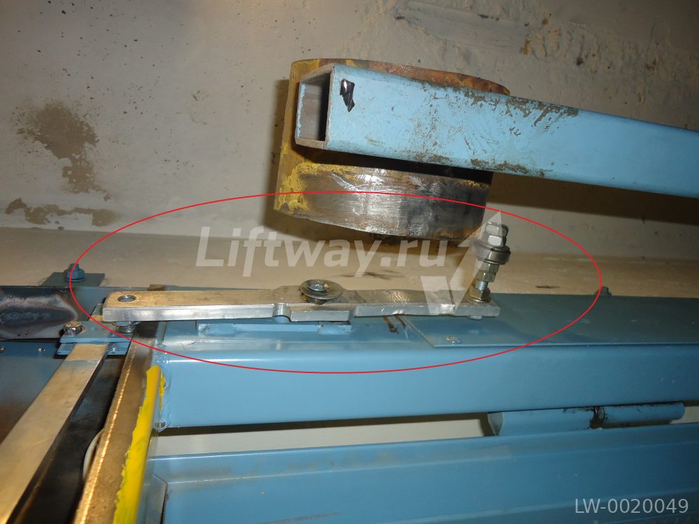 Рычаг открывания замка ДШ LI25