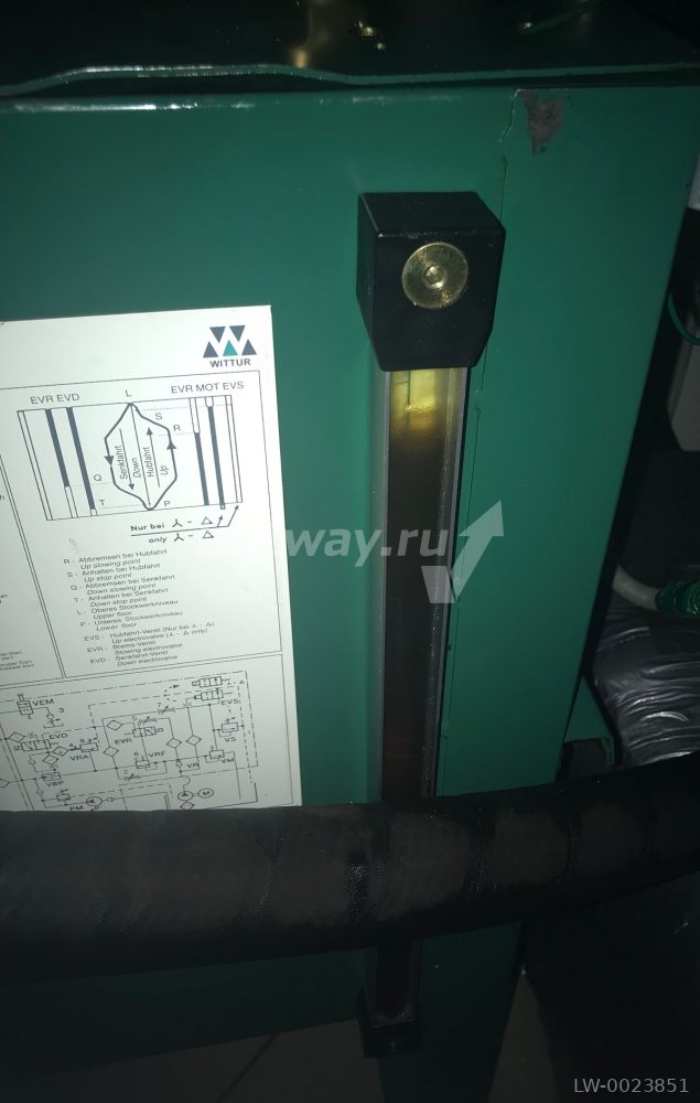 Индикатор уровня масла гидробака