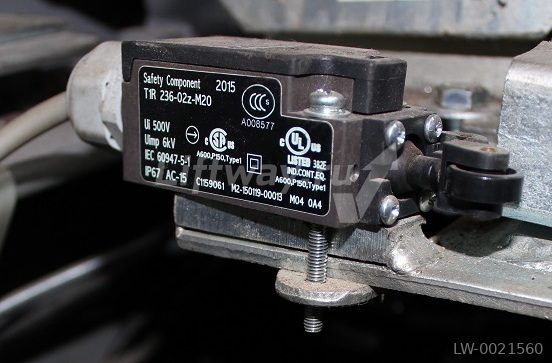 Выключатель концевой T1R 236-02Z-M20 2НЗ самовозвратный с рычагом и рол D14м