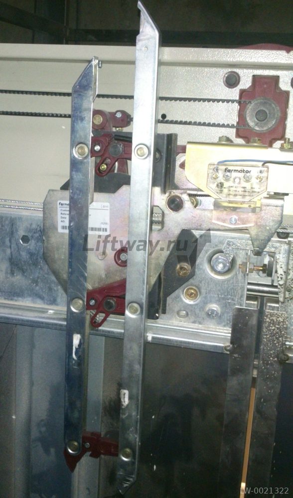 Отводка центральная привода дверей Fermator Compact VF C2 с замком CDL