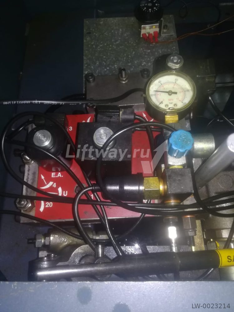 Блок клапанов в сборе для лифта Monitor (зав.№288534) проток 180л/мин с катушками и проводами