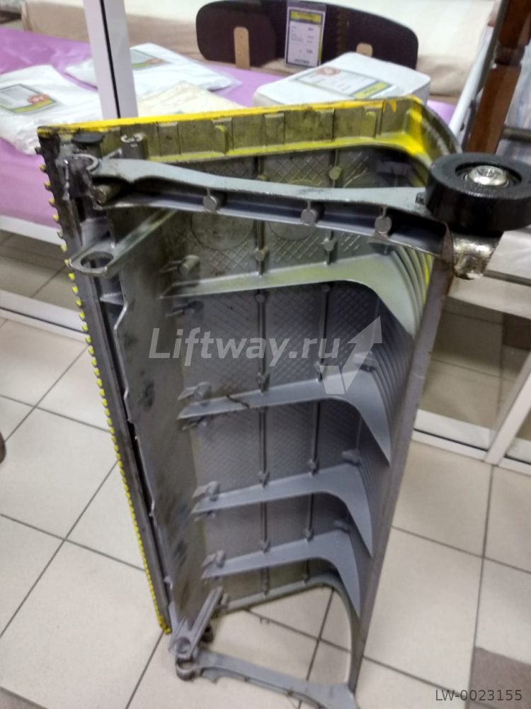 Ступень эскалатора Kone ECO3000 1000мм алюминий без линий с роликами 75x23,5мм с ушами