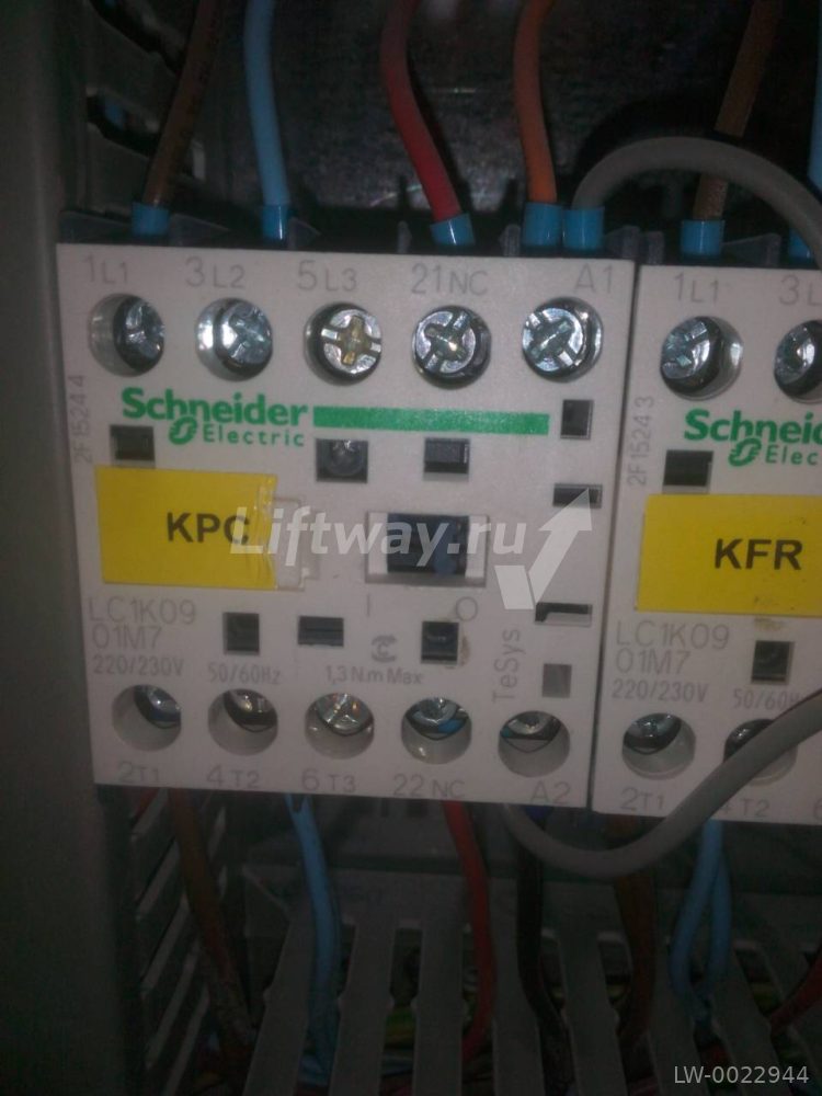 КОНТАКТОР K 3P, 9 A, НЗ, 220V 50/60 ГЦ, ЗАЖИМ ПОД ВИНТ