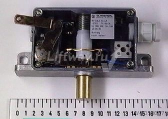 Замок электрический на кабину SCHMERSAL AV18 LK X 11.5 U1 380VAC I th-10A (левый)