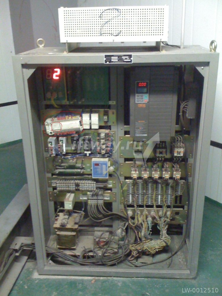 Блок упр-я (контроллер) Mitsubishi мод.FX2N-64MR-ES/UL. 100-240VAC 50/60Hz 60VA. OUT: 30VDC/240VAC (