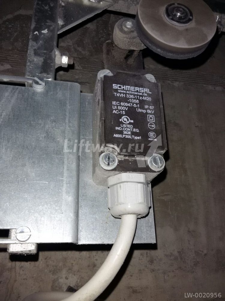 Концевой выключатель T4VH 336-11Z-M20-1058