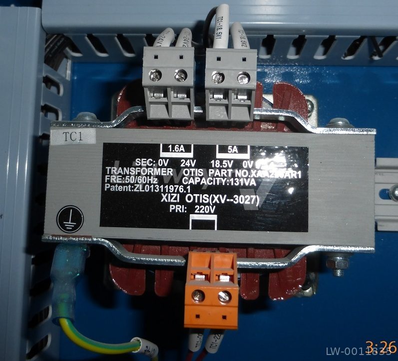 Трансформатор 131 VA 50/60 Hz PRI: 220V SEC: 24 V 18.5V 0V