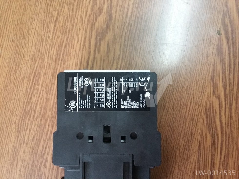 Контактор GE CL03DB00M 110V