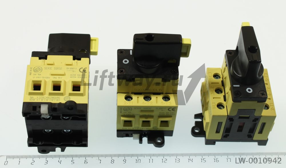 Выключатель серия SQ032 AC-22A 32A-690V с переключателем с фиксацией в позиции 0 / ВЫКЛ.