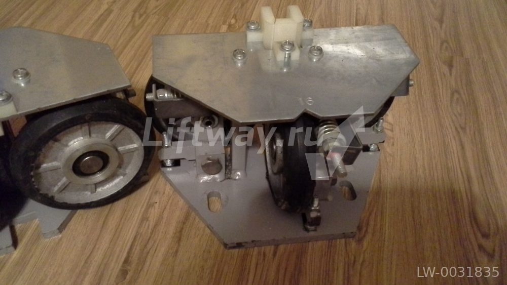 Роликовый башмак противовеса WRG125