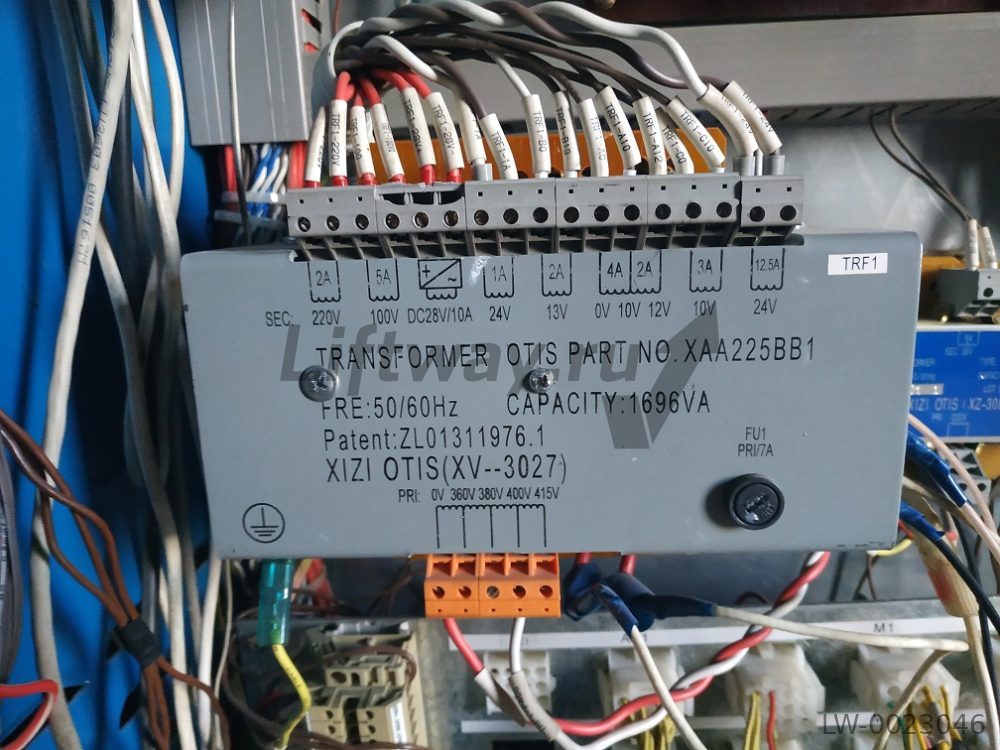 Трансформатор 1696VA Вх.360V-415Vac, Вых.10/12/13/24/100/220Vac и 28Vdc/10A