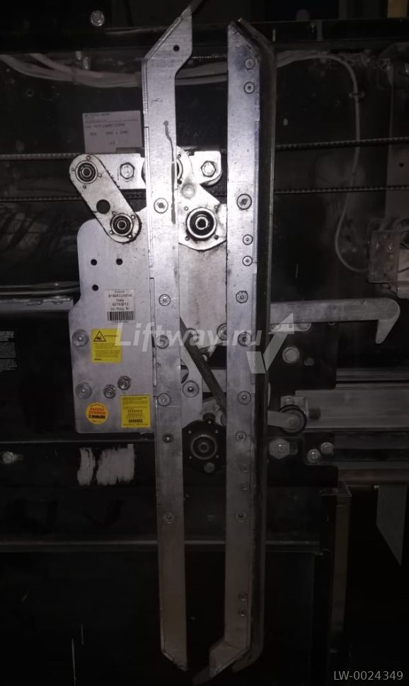 Отводка с замком правая EN81 IP20 ("R" DOOR) (K1-2R)