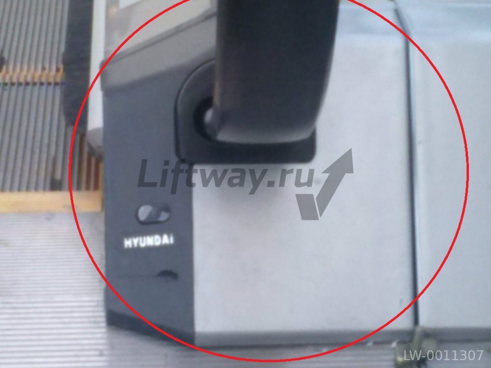 Устье поручня ПРАВОЕ в сборе с вырезом под индикатор эскалатора Hyundai