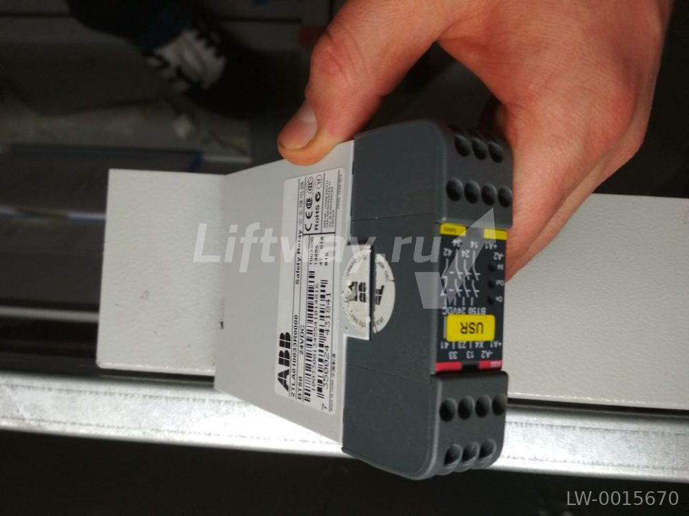 Реле безопасности BT50, 4 выхода, 24VDC