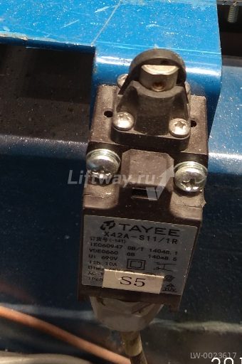 Концевой выключатель X42A-S11/1R