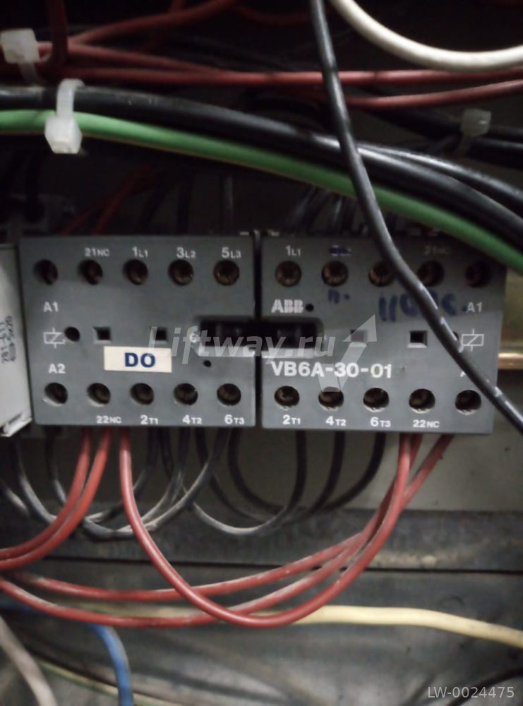 Миниконтактор реверсивный VB6A-30-01 9A (400В AC3) 2НЗ катушка 110В АС